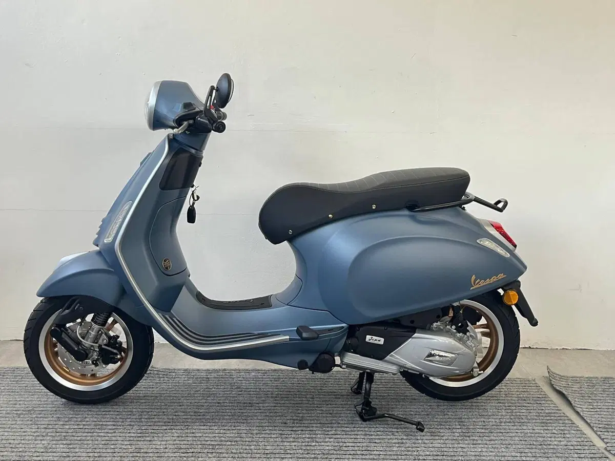 Vespa Primavera 125 Officina 8 (2026) (2)