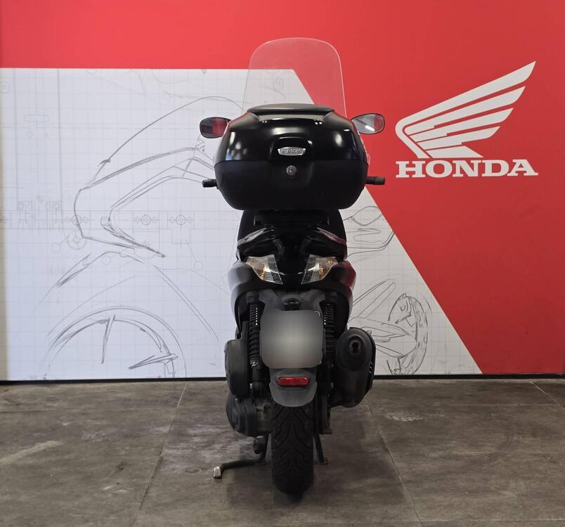 Piaggio Beverly 300 ABS-ASR (2021 - 25) (4)