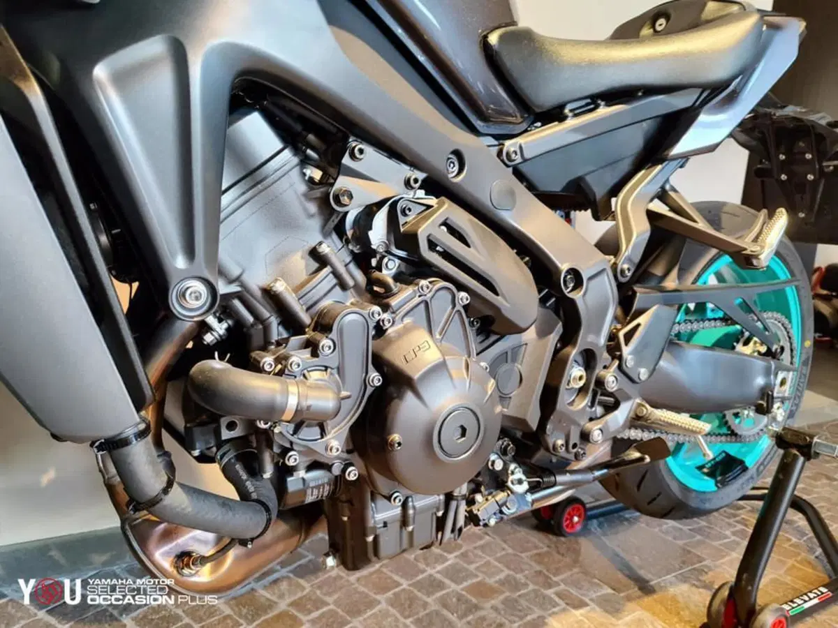 Yamaha MT-09 Y-AMT (2024 - 26) (9)