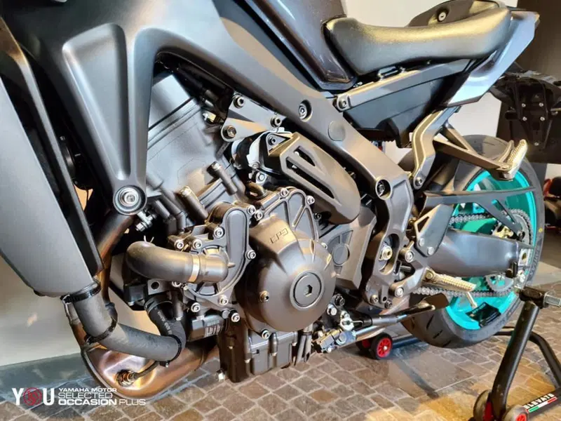 Yamaha MT-09 Y-AMT (2024 - 26) (9)