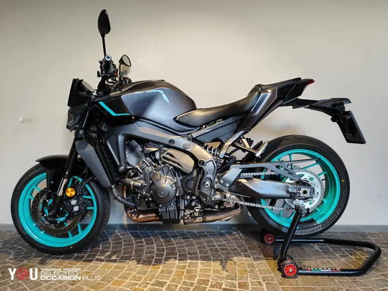 Yamaha MT-09 Y-AMT (2024 - 26) (2)