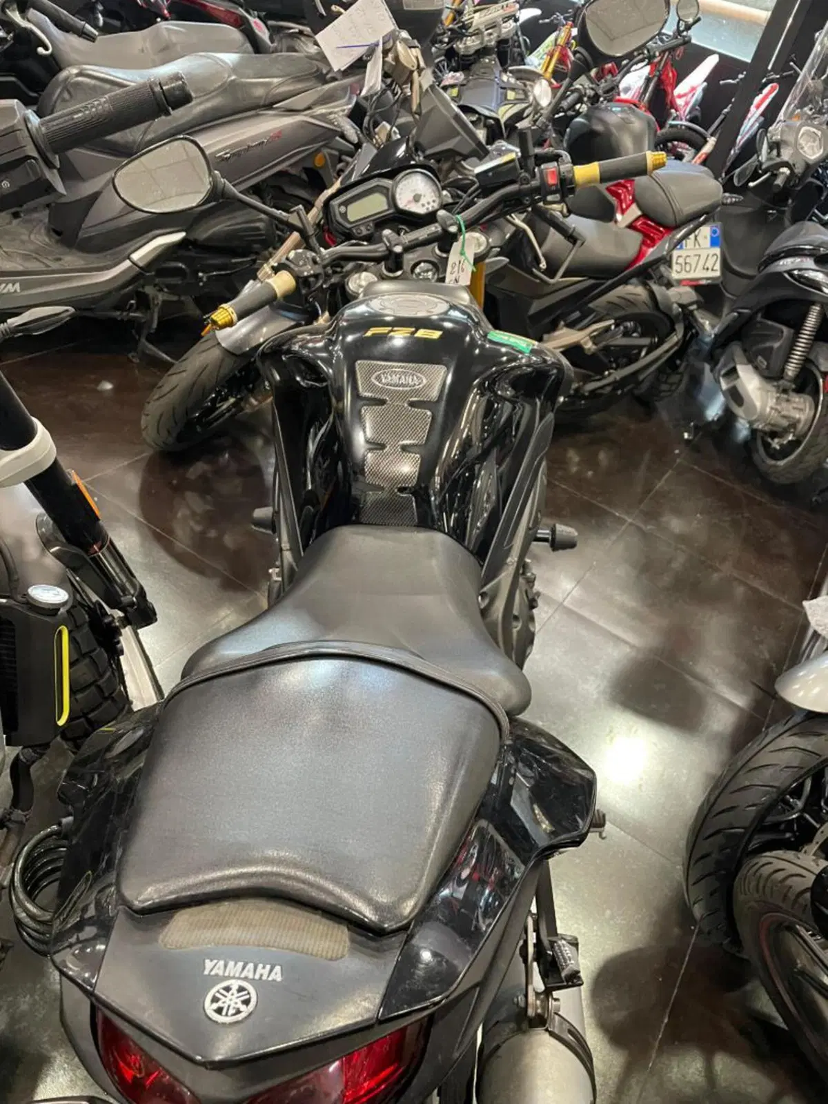 Yamaha FZ8 (2013 - 16) (4)