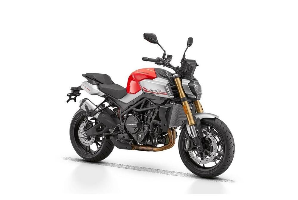 QJ Motor SRK 900 (2025)