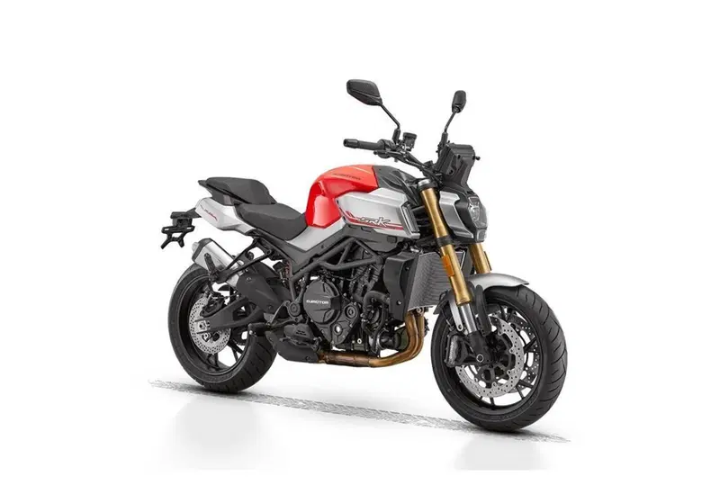 QJ Motor SRK 900 (2025 - 26)