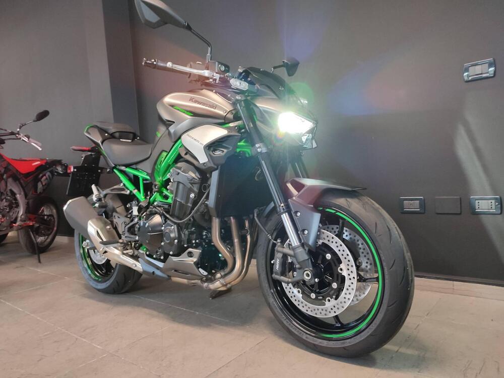 Kawasaki Z 900 (2025 - 26) (4)