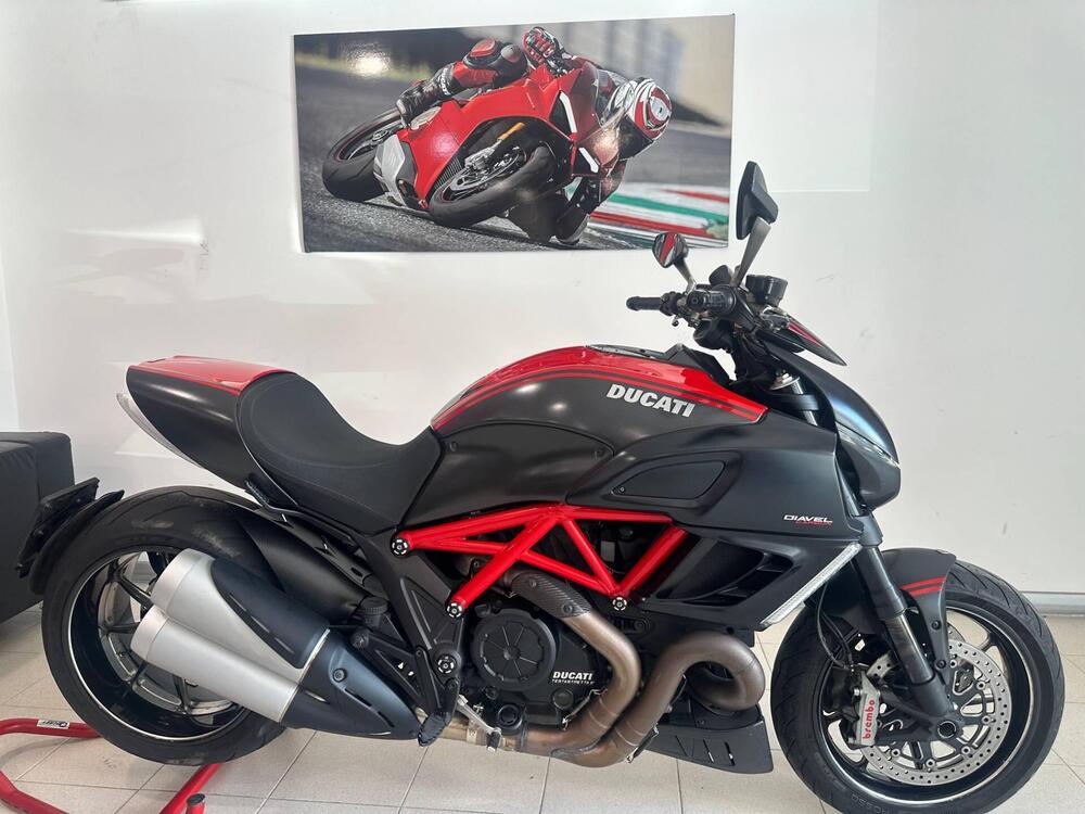 Ducati Diavel 1200 Carbon (2010 - 13)