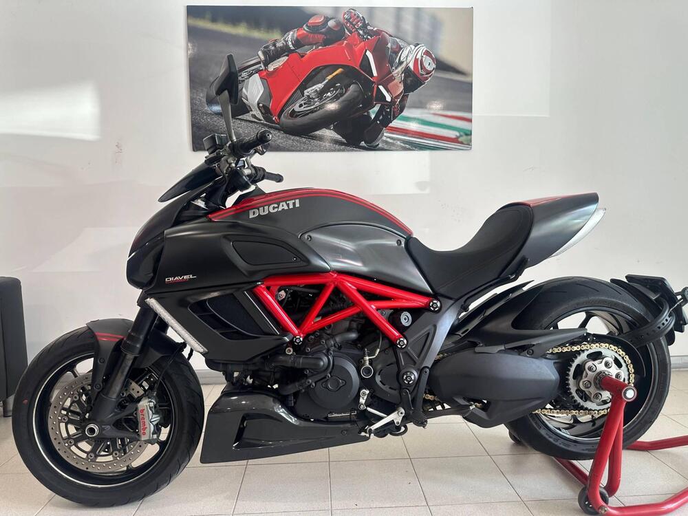 Ducati Diavel 1200 Carbon (2010 - 13) (2)