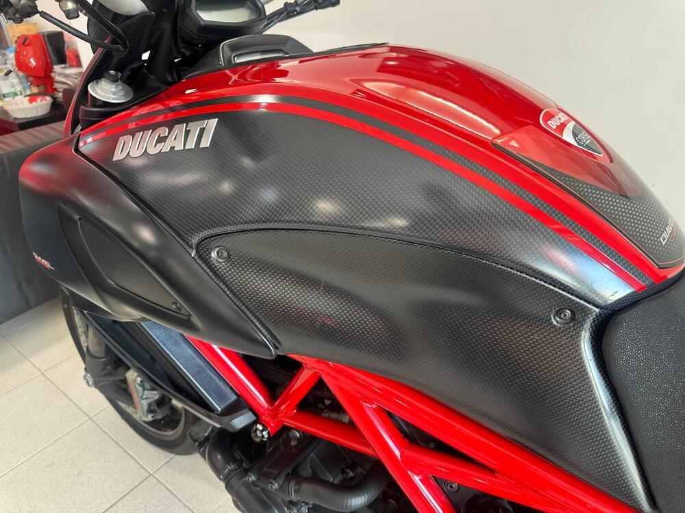 Ducati Diavel 1200 Carbon (2010 - 13) (3)