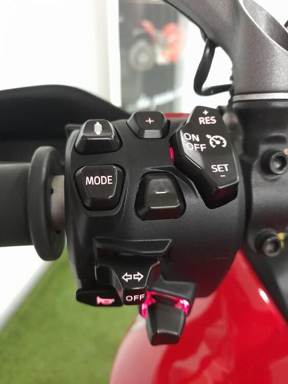 Ducati Multistrada V4 S (2021 - 24) (5)