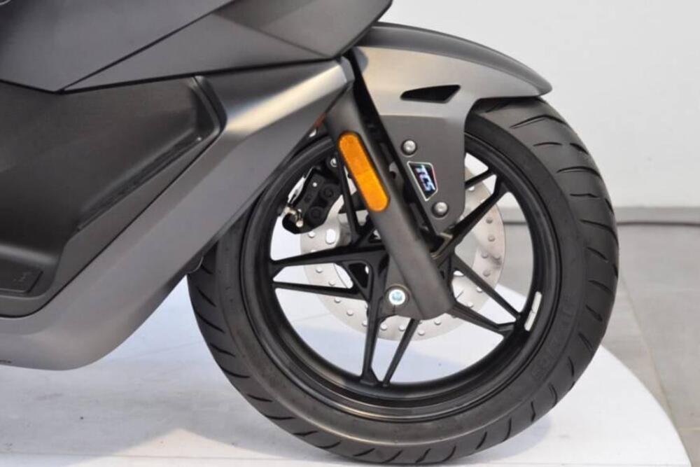 Voge Sfida SR3 (2024 - 25) (5)