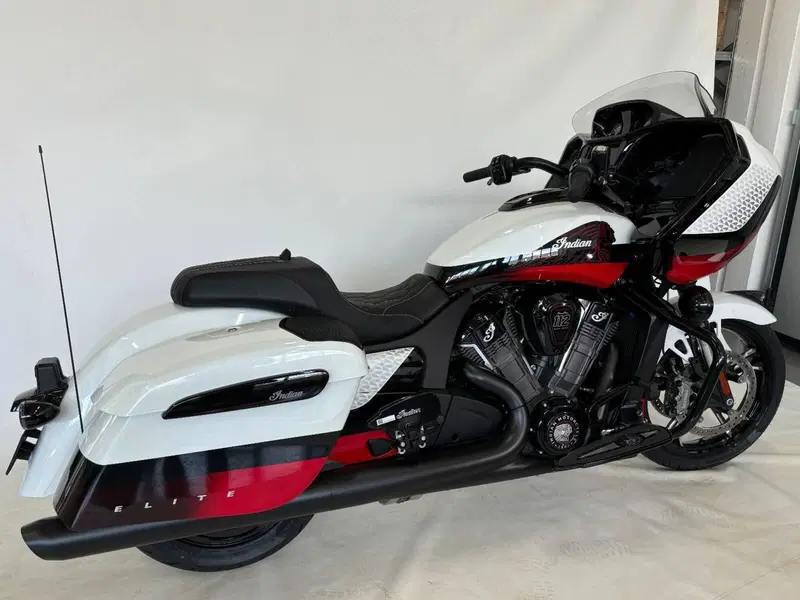 Indian Challenger 1834 Powerplus Elite (2025 - 26) (5)