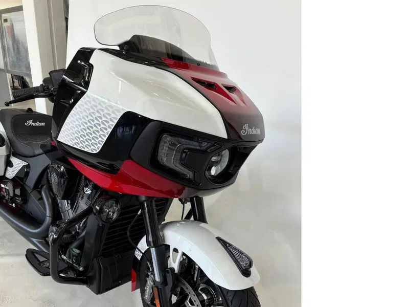 Indian Challenger 1834 Powerplus Elite (2025 - 26) (8)