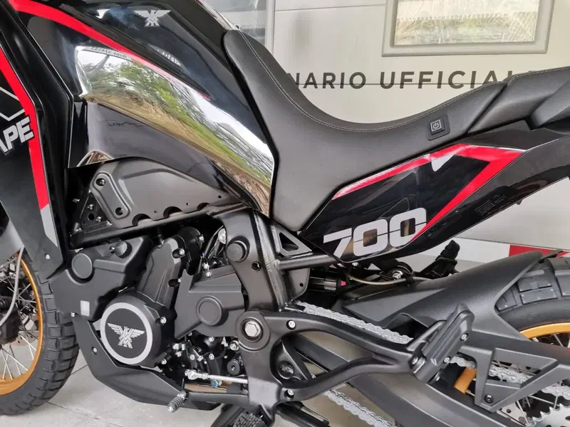Moto Morini X-Cape 700 Gold Edition (2025 - 26) (6)