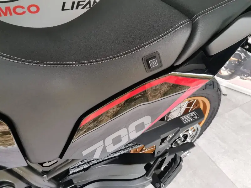 Moto Morini X-Cape 700 Gold Edition (2025 - 26) (8)