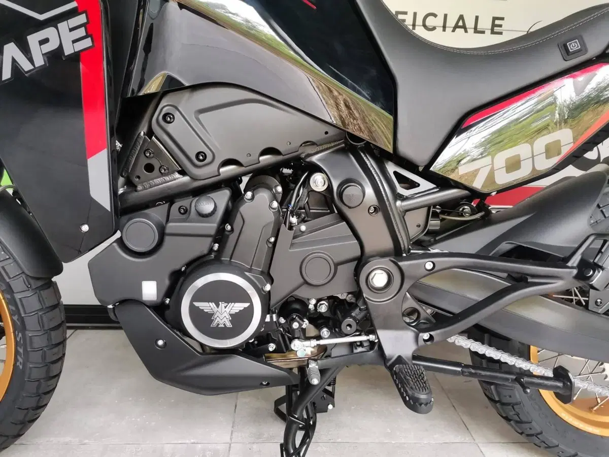 Moto Morini X-Cape 700 Gold Edition (2025 - 26) (11)