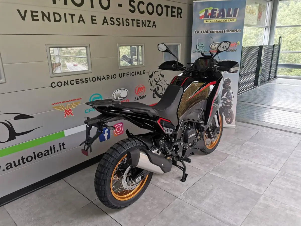 Moto Morini X-Cape 700 Gold Edition (2025 - 26) (12)