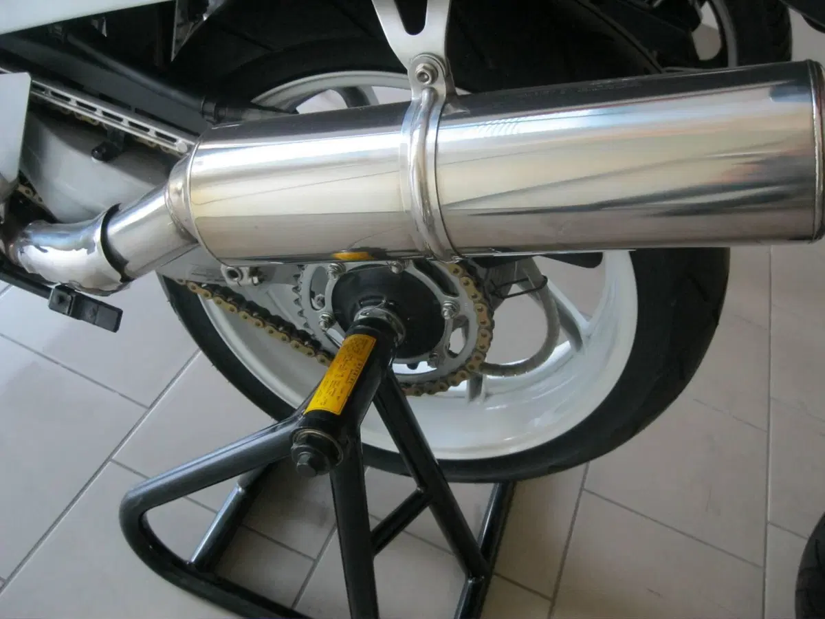 Honda VFR 750 R (5)