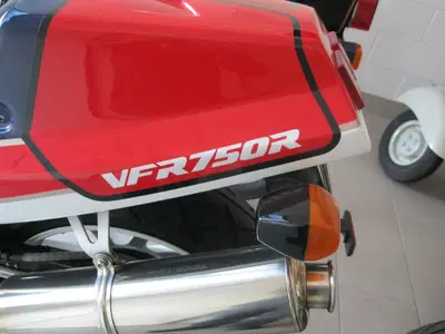 Honda VFR 750 R RC30 usata