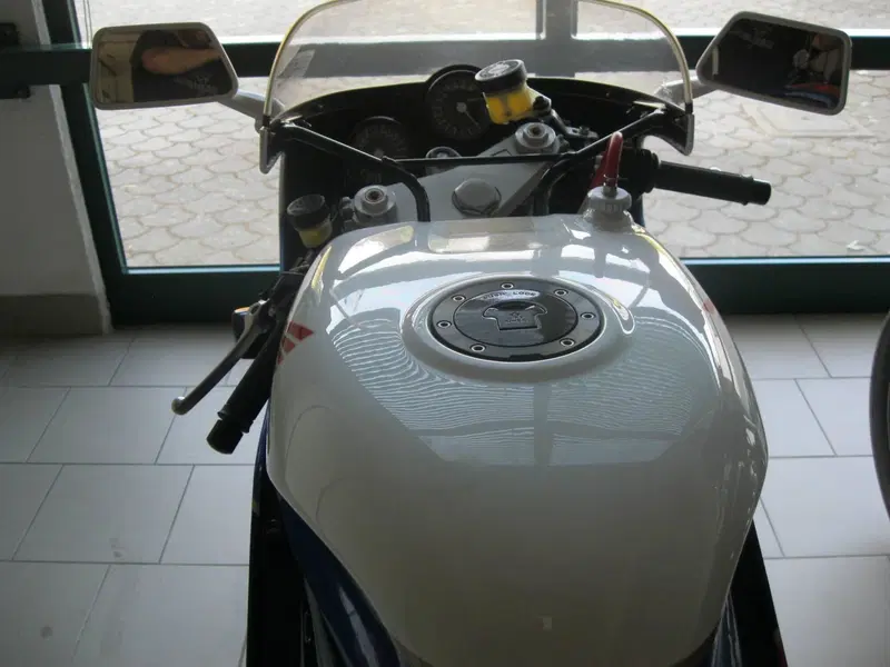 Honda VFR 750 R RC30 (9)