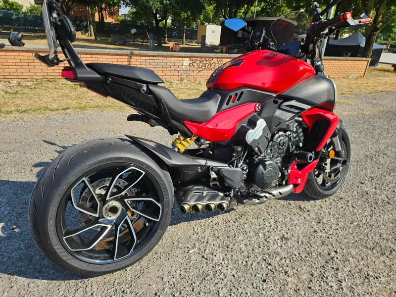 Ducati Diavel V4 (2023 - 26) (13)