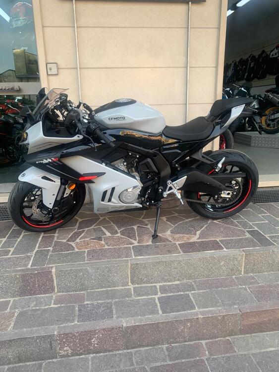 CFMOTO 675SR-R (2025)