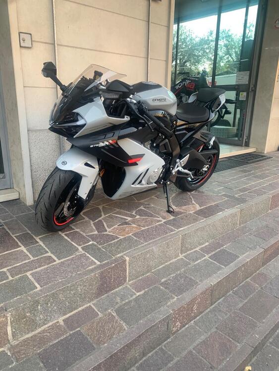 CFMOTO 675SR-R (2025) (2)
