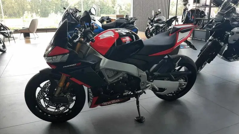 Aprilia Tuono V4 Factory SE-09 SBK (2024) (8)