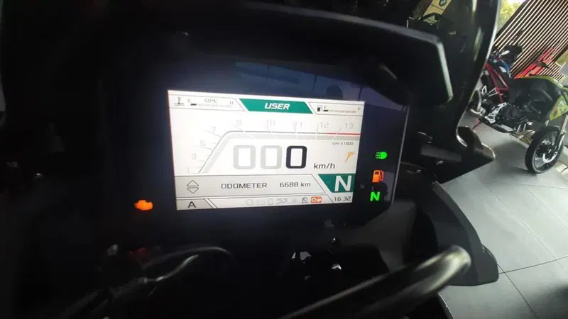 Aprilia Tuono V4 Factory SE-09 SBK (2024) (7)