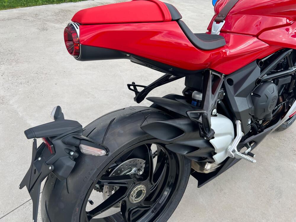 MV Agusta Superveloce 800 (2021 - 25) (2)