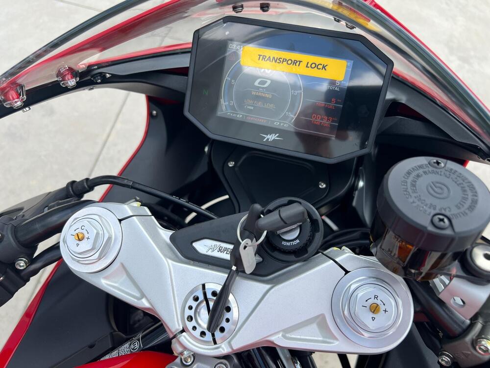 MV Agusta Superveloce 800 (2021 - 25) (4)