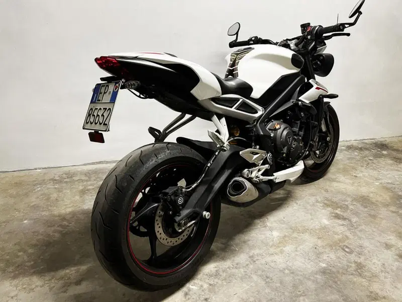 Triumph Street Triple RS (2017 - 19) (3)