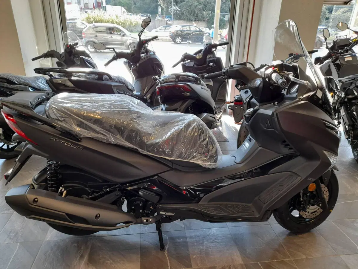 Kymco X-Town 300i (2025 - 26) (2)