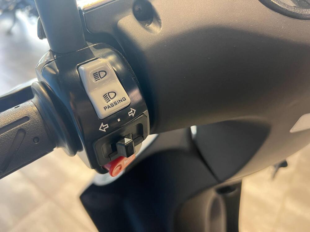 Kymco Agility 50 R12 (2021 - 25) (5)