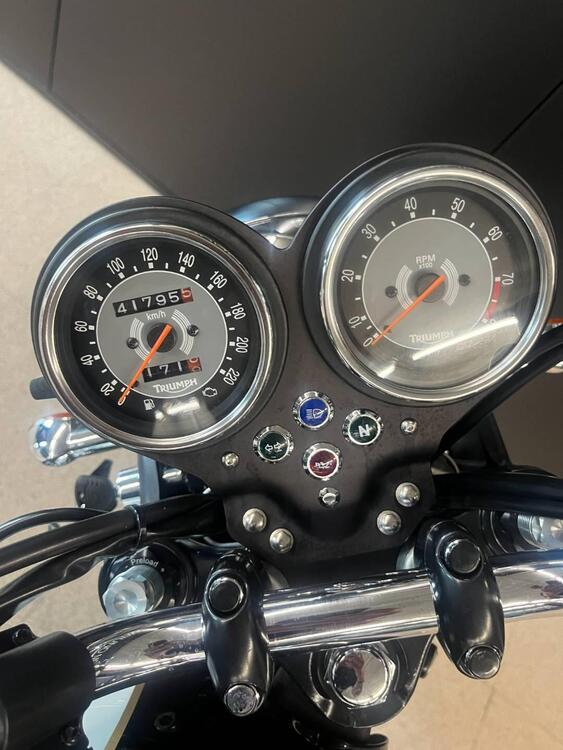 Triumph Bonneville T100 (2008 - 16) (5)