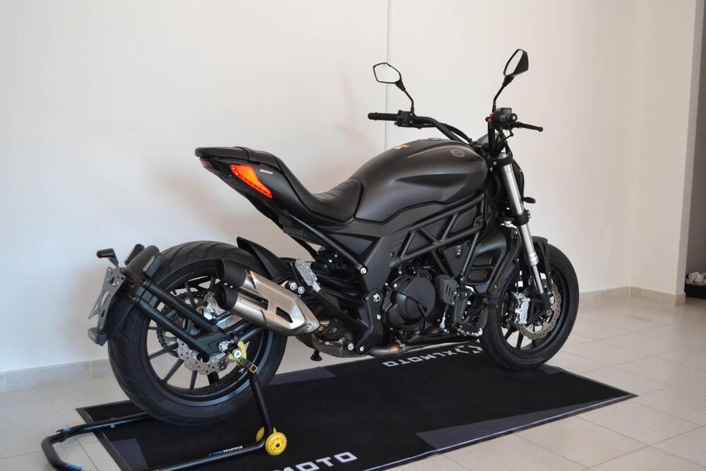 Benelli 502 C (2021 - 25) (3)