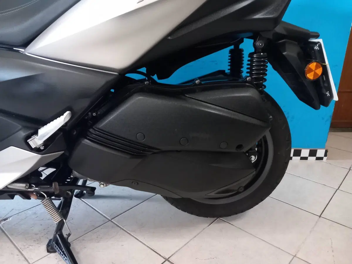 Yamaha X-Max 300 ABS (2017 - 20) (13)