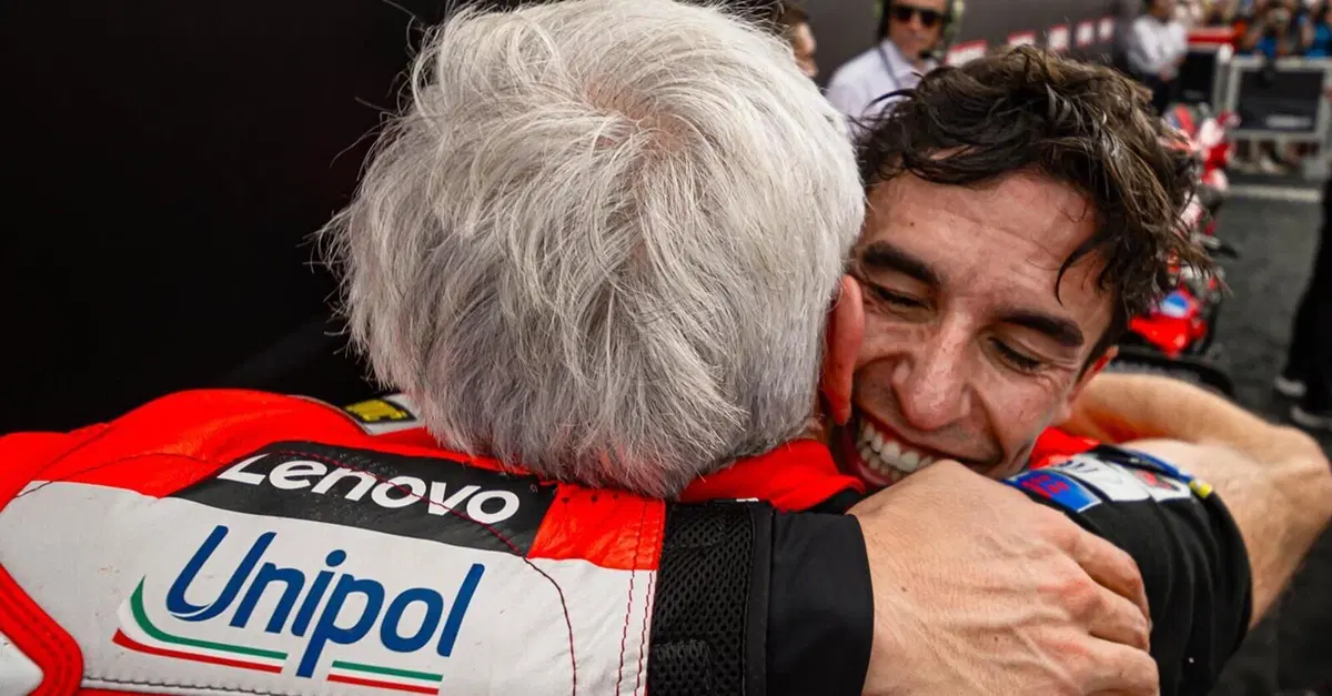 MotoGP 2025. Gigi Dall'Igna commenta Assen: "Marc Marquez, quando decide di prendere il comando lo fa. Pecco Bagnaia? Grande gara"