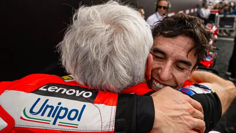 MotoGP 2025. Gigi Dall'Igna commenta Assen: "Marc Marquez, quando decide di prendere il comando lo fa. Pecco Bagnaia? Grande gara"