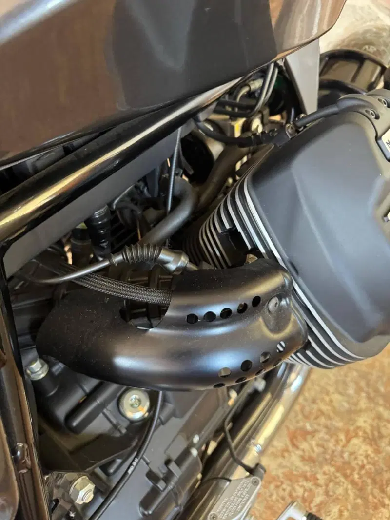 Moto Guzzi V9 Roamer (2018 - 20) (7)