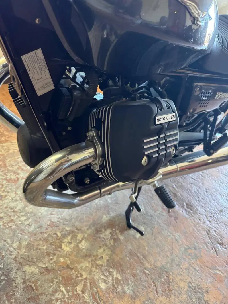 Moto Guzzi V9 Roamer (2018 - 20) (12)