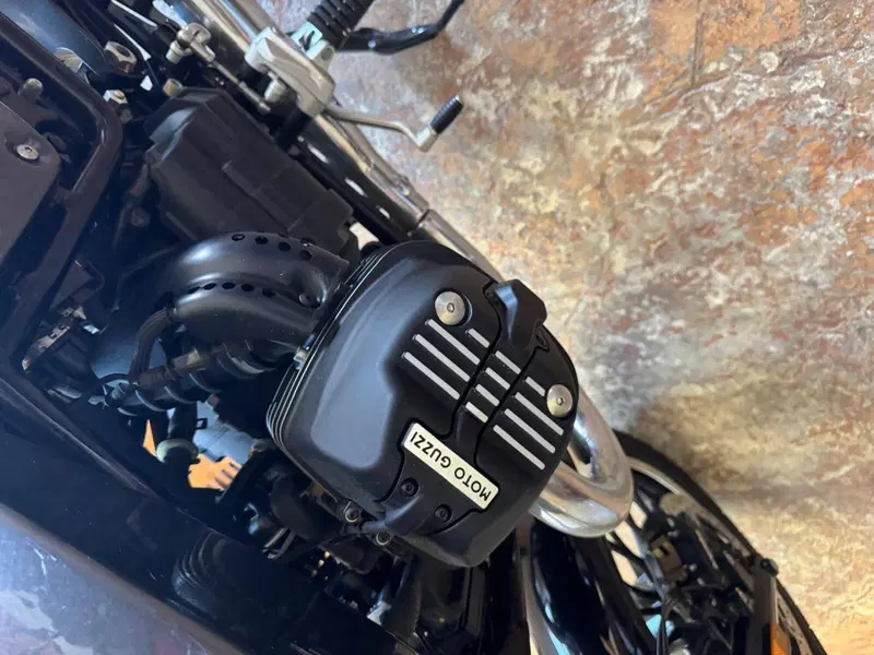 Moto Guzzi V9 Roamer (2018 - 20) (14)