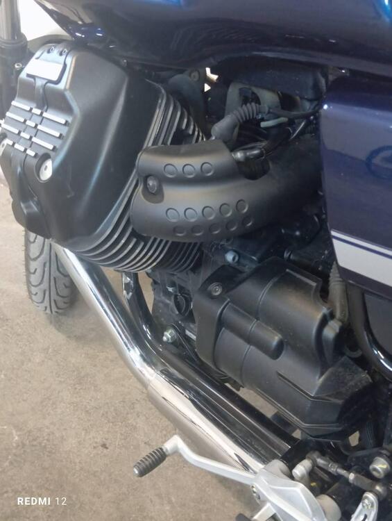 Moto Guzzi V7 Special (2021 - 24) (3)