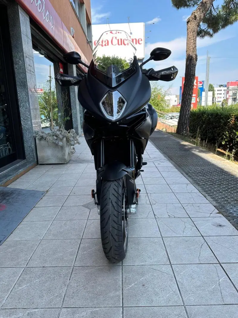 MV Agusta Turismo Veloce 800 Lusso SCS (2021 - 26) (3)