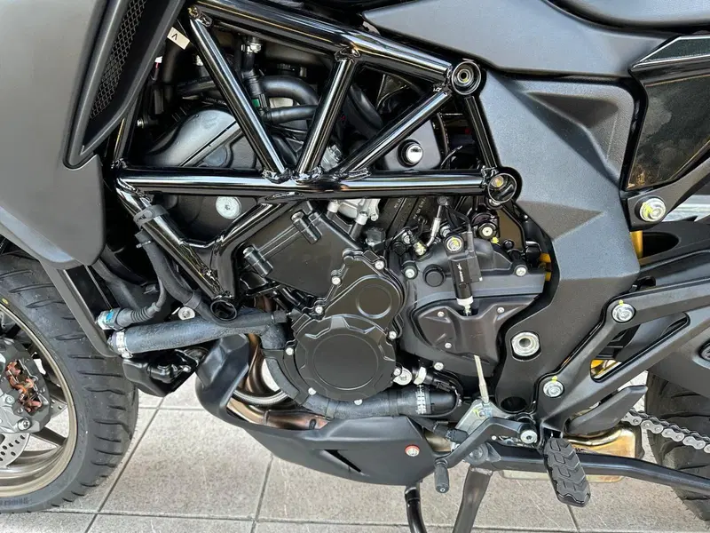 MV Agusta Turismo Veloce 800 Lusso SCS (2021 - 26) (17)