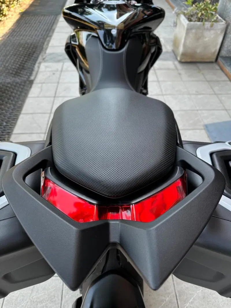MV Agusta Turismo Veloce 800 Lusso SCS (2021 - 26) (12)