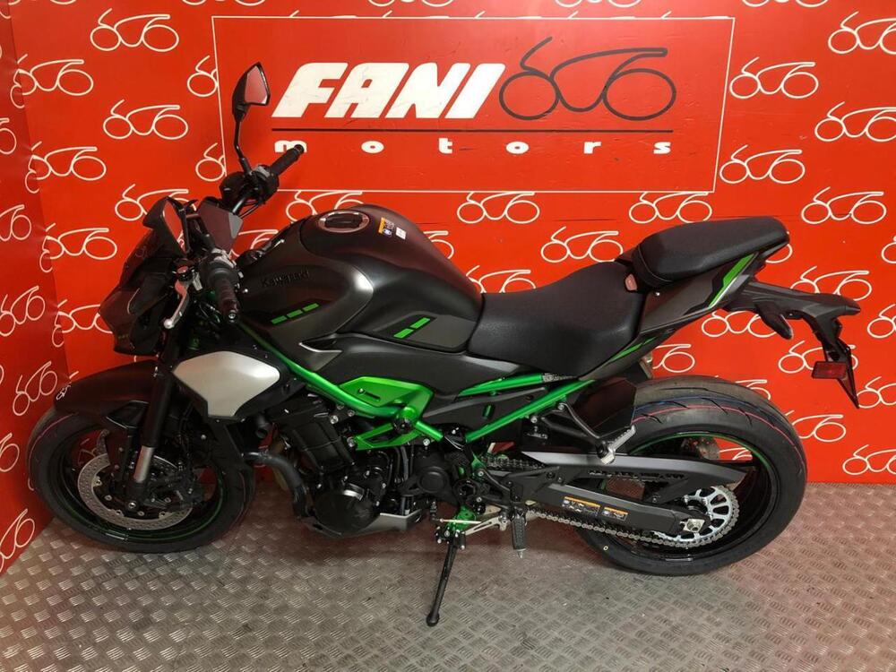 Kawasaki Z 900 (2025 - 26) (3)