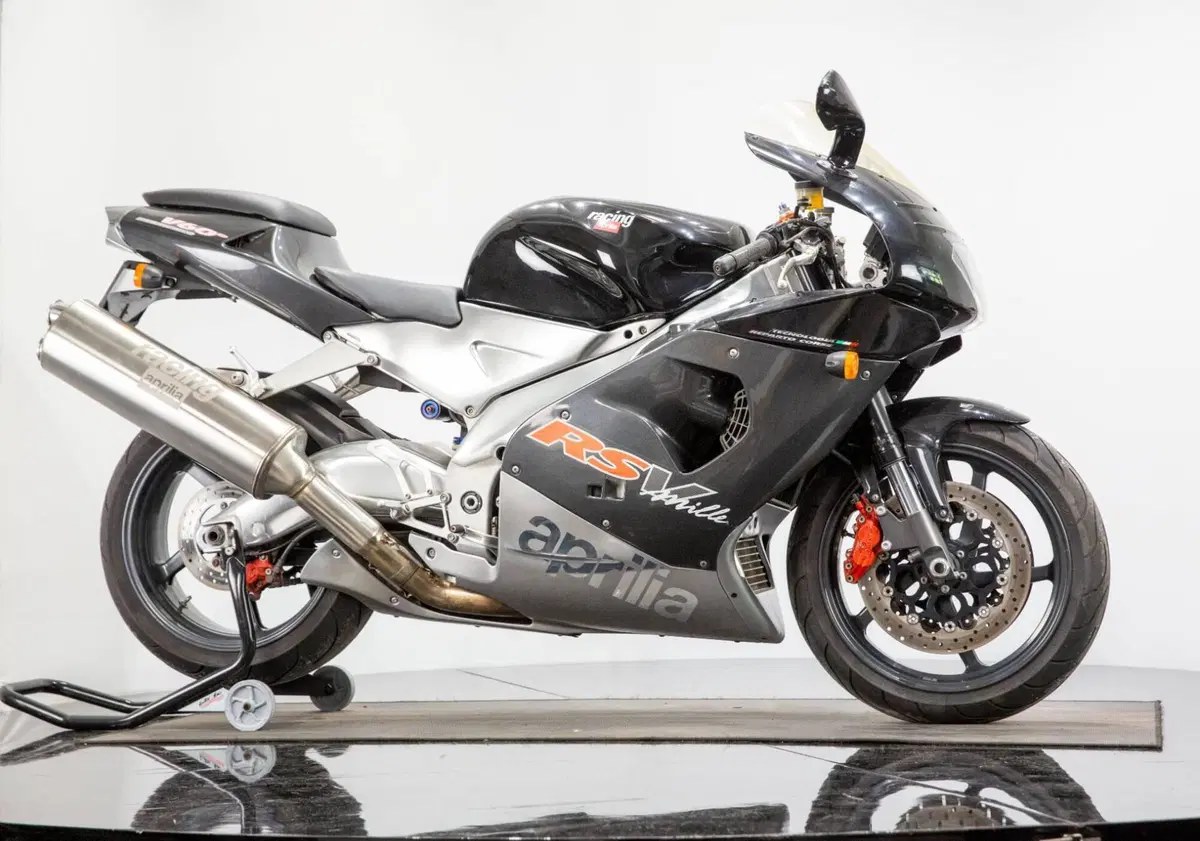 Aprilia RSV 1000 (1998 - 99) (4)