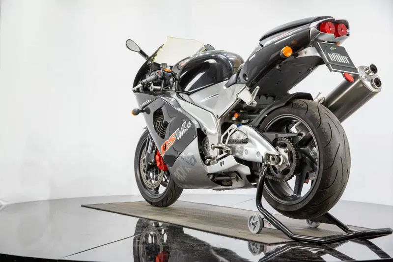 Aprilia RSV 1000 (1998 - 99) (7)