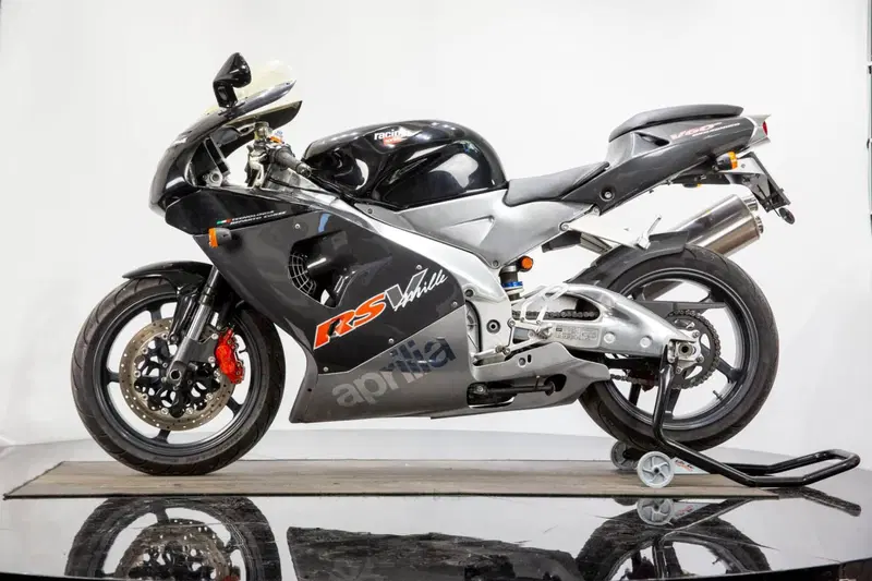 Aprilia RSV 1000 (1998 - 99) (8)