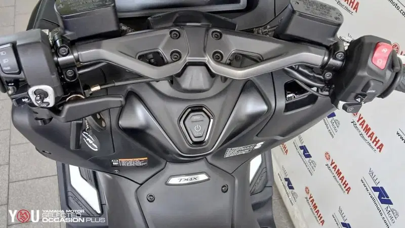 Yamaha T-Max 560 (2022 - 24) (4)
